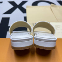 L&*V Sendals