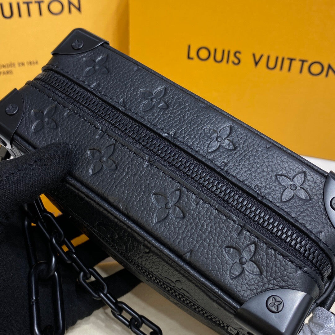 L&*V Trunk (18.5*13*8)