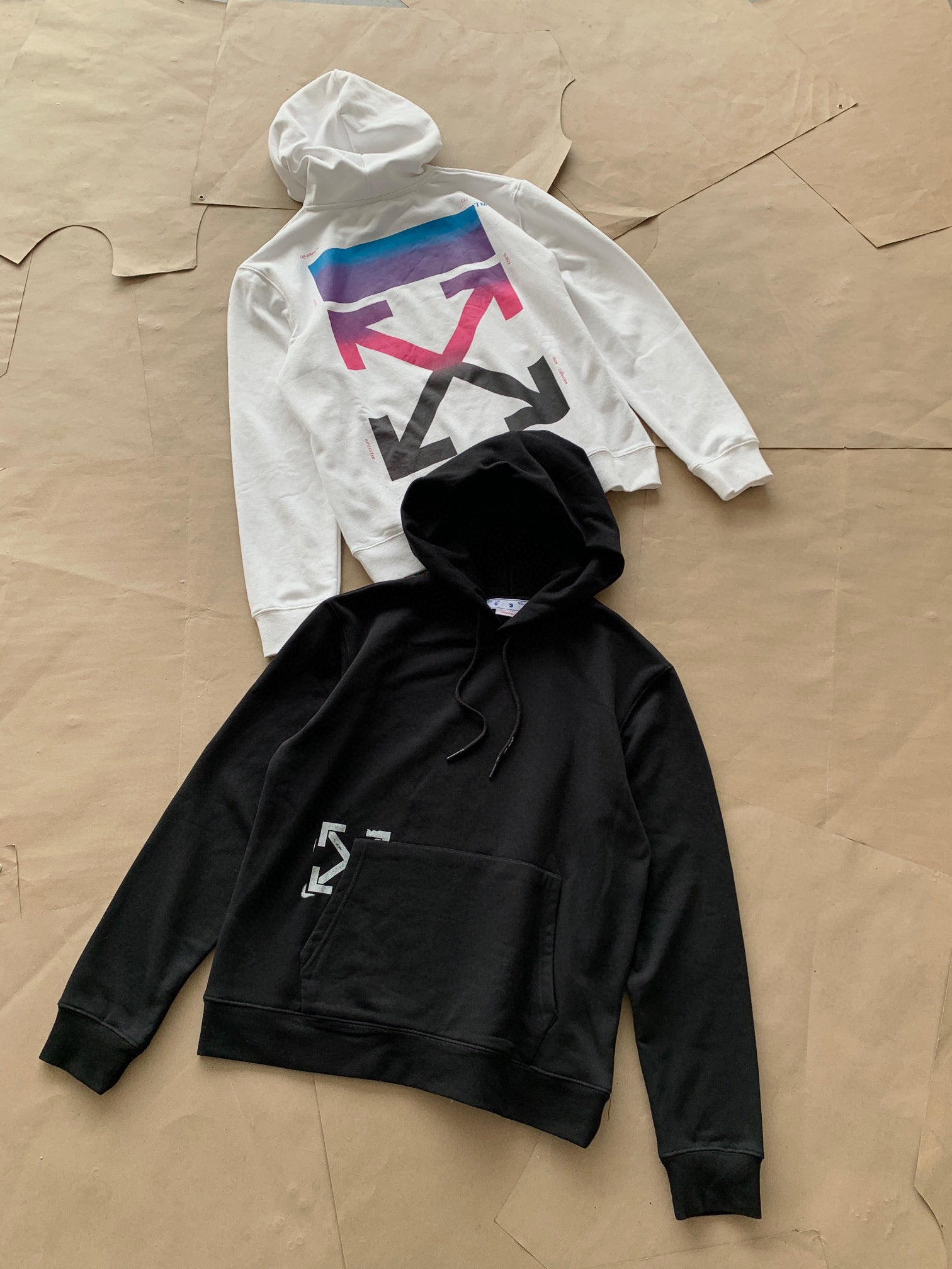 Off-Wh*te Pull