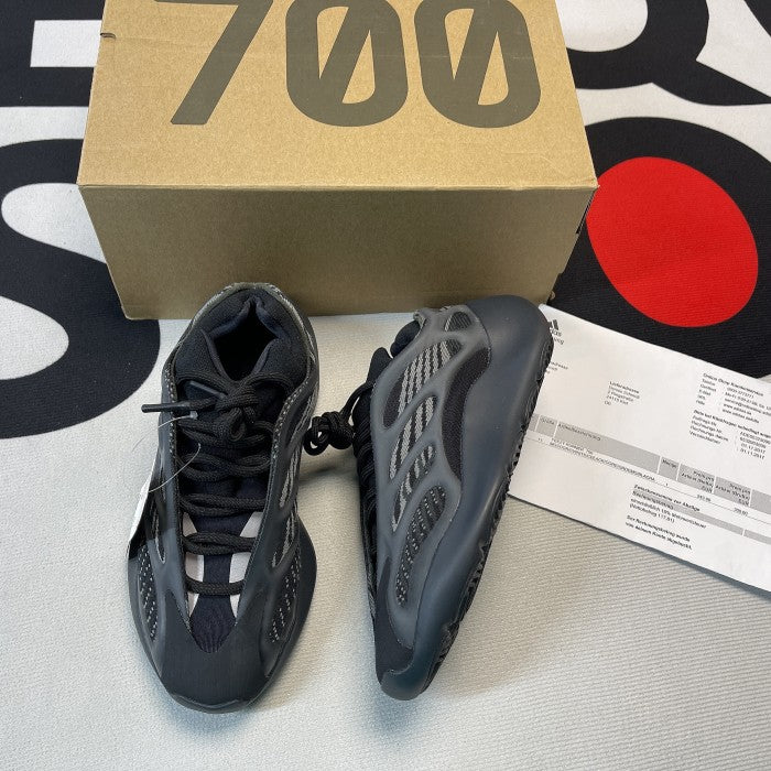Y*ezy 700 V3 « Alvah »