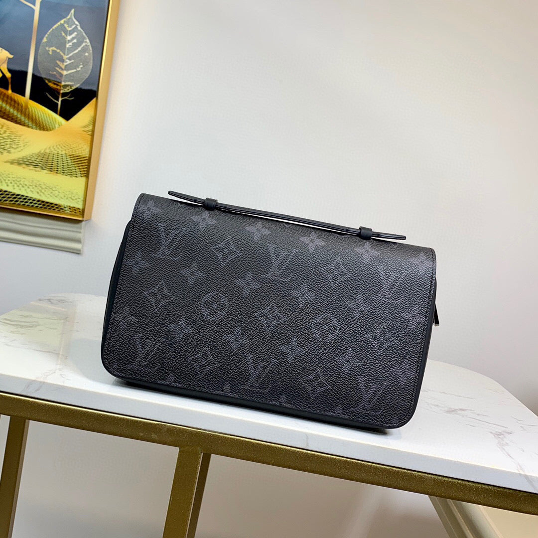 L&*V Pochette (22*13*4)