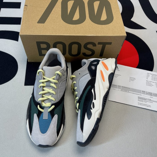 Y*ezy 700 « Wave Runner »