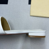 L&*V Sendals