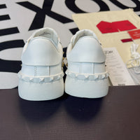 V*lentino Rockstud