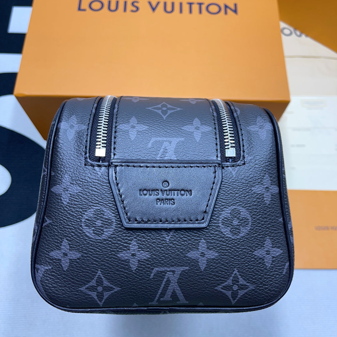 L&*V Pochette (28*16*13)