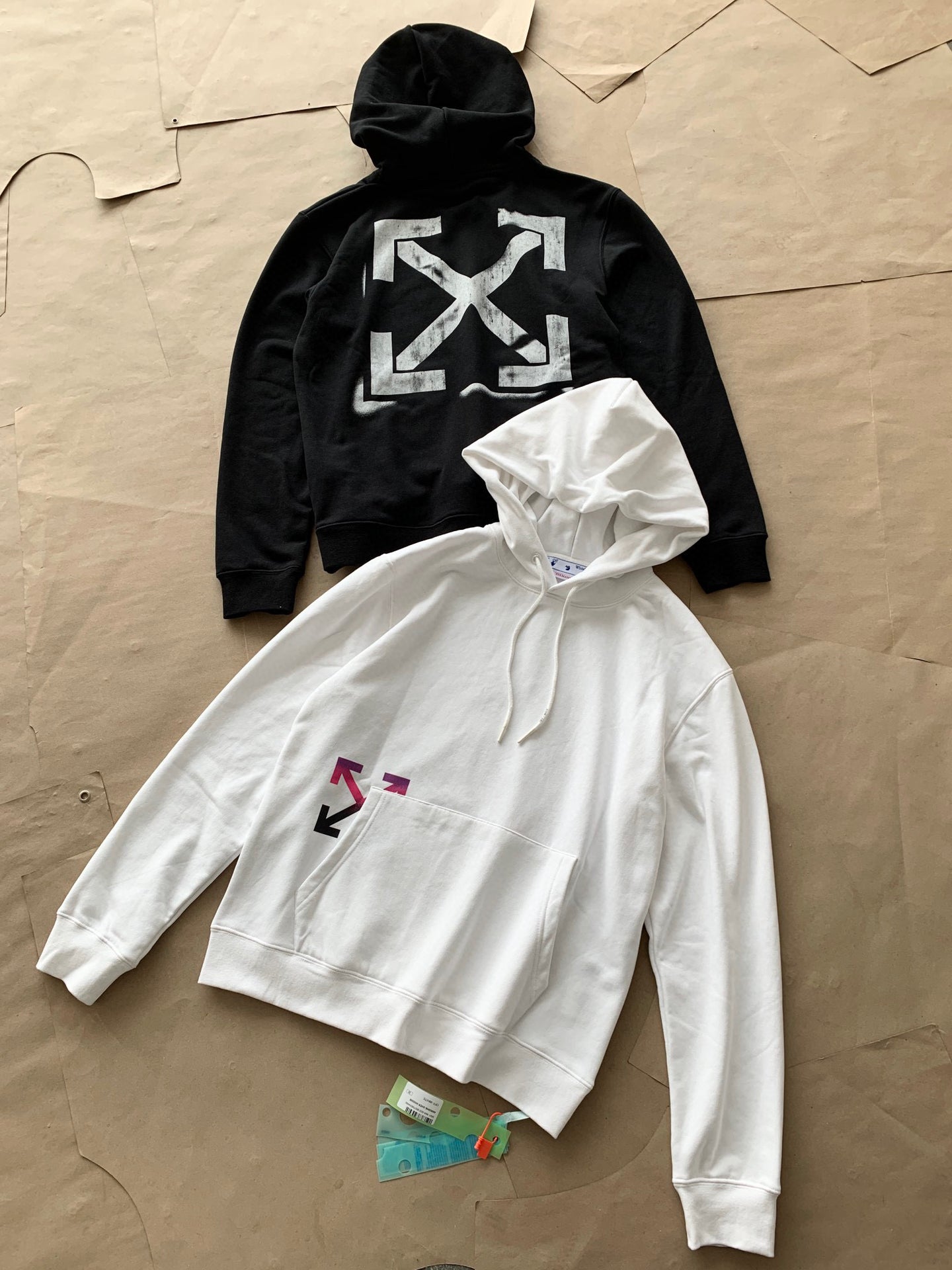 Off-Wh*te Pull