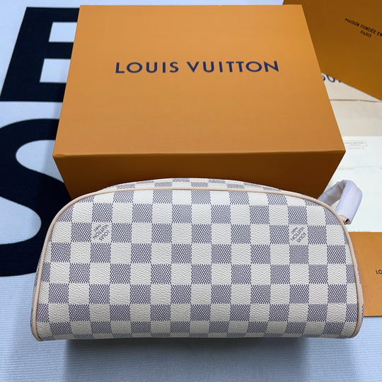 L&*V Pochette (28*16*13)