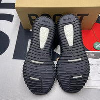 Y*ezy Boost 350 V2  « Pirate Black »