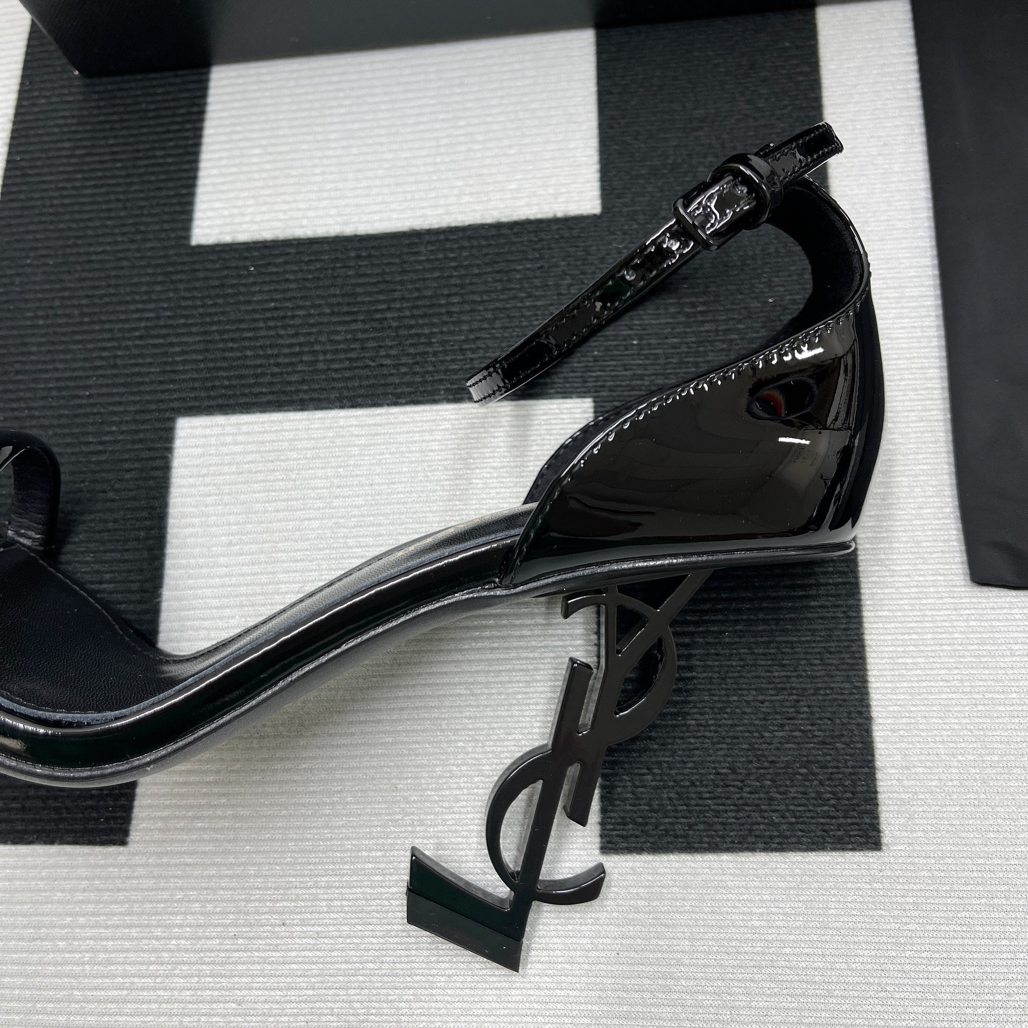 Y*SL Talons