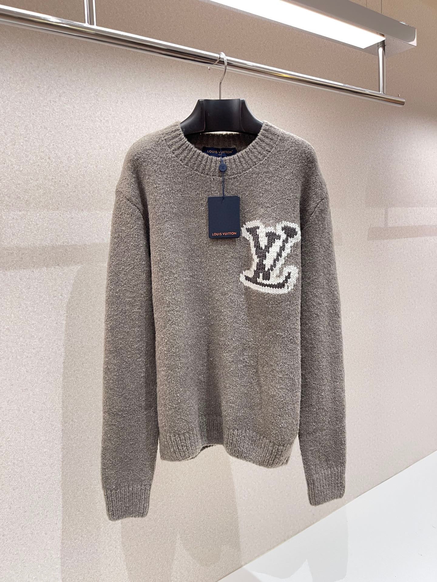 L&*V Pull