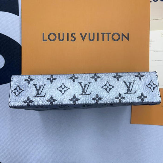 L&*V Pochette (26*20*5)