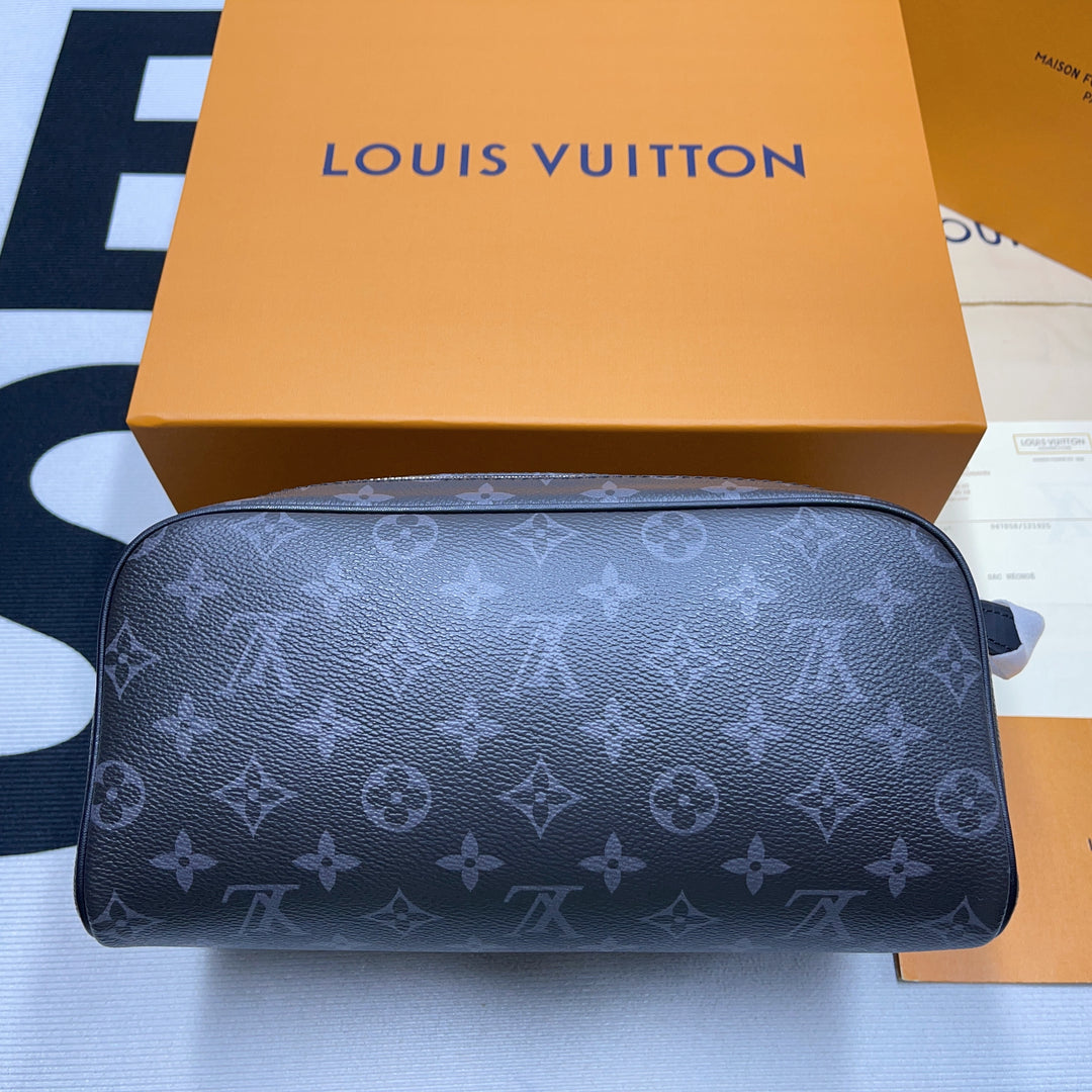 L&*V Pochette (28*16*13)