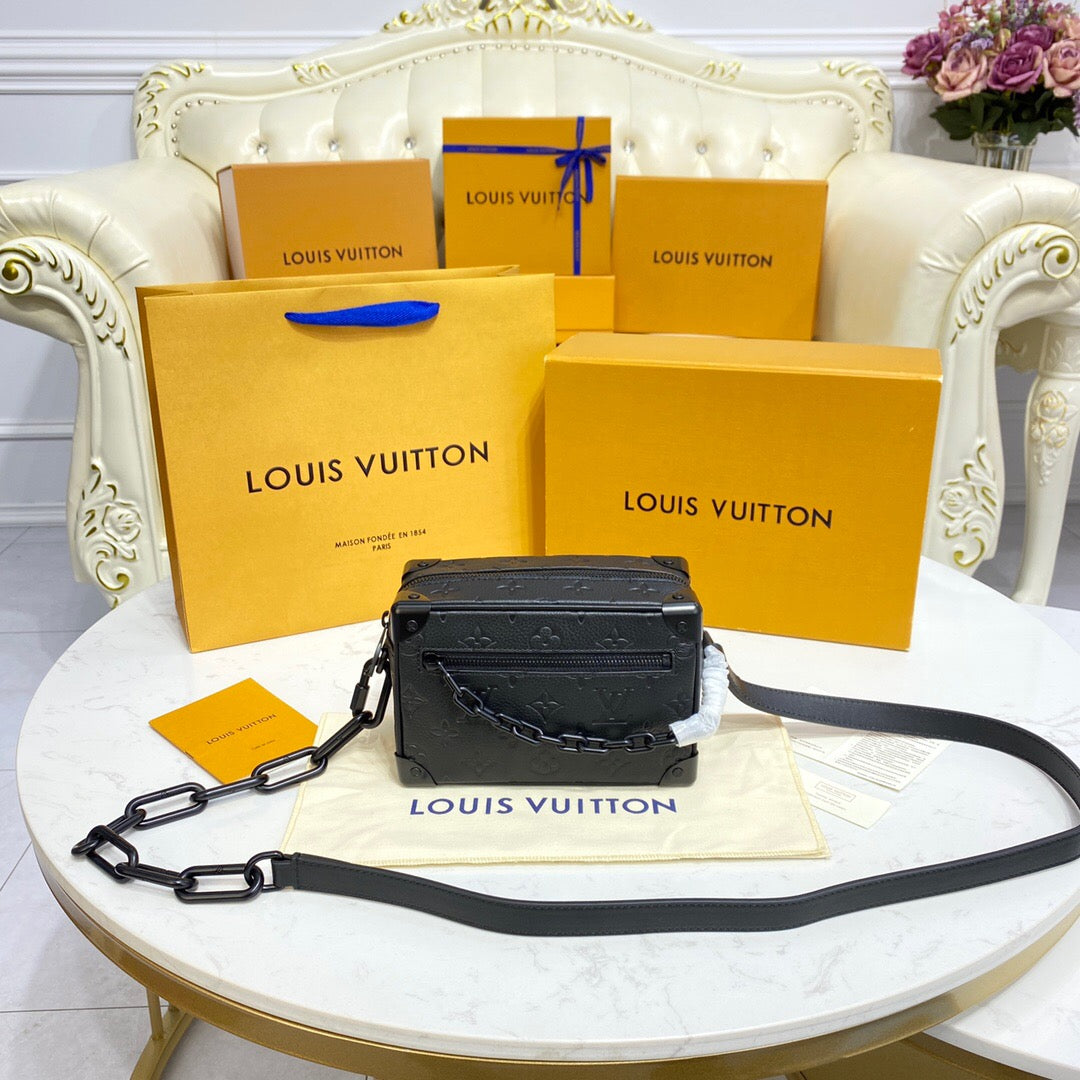 L&*V Trunk (18.5*13*8)
