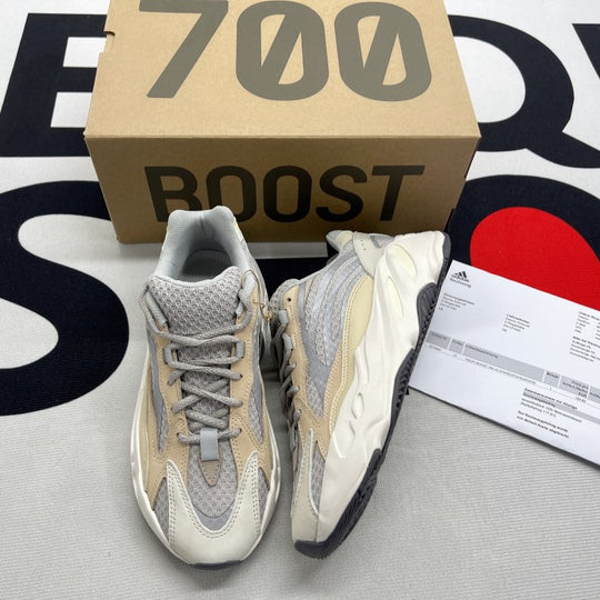 Y*ezy 700 V3 « Cream »