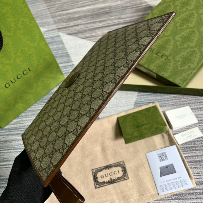 G*cci Pochette (30.5*21*1.5)