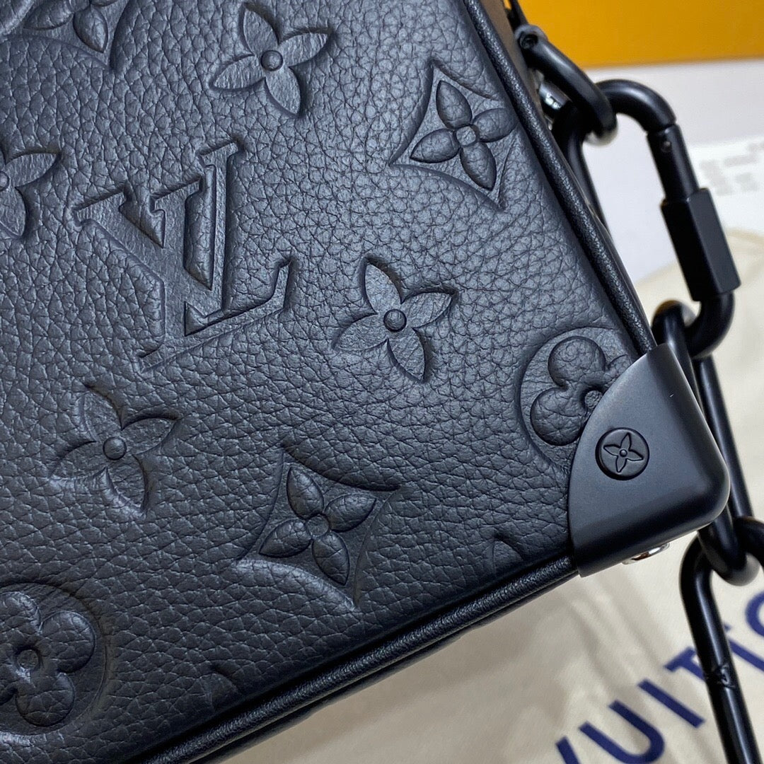 L&*V Trunk (18.5*13*8)