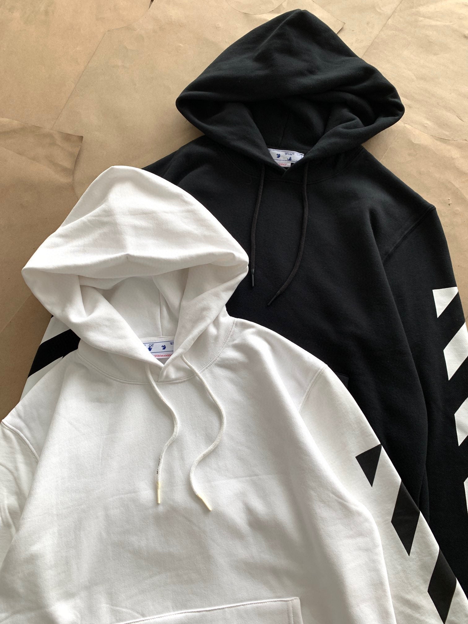 Off-Wh*te Pull