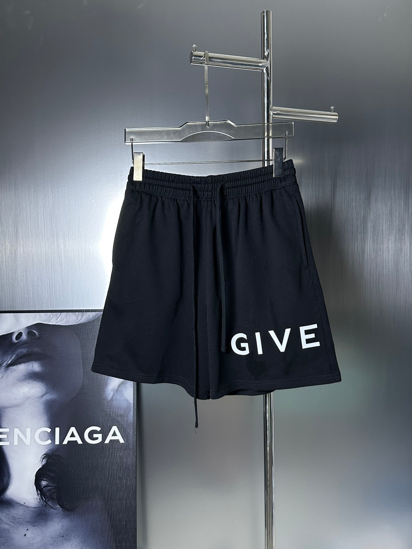 G*venchy Short
