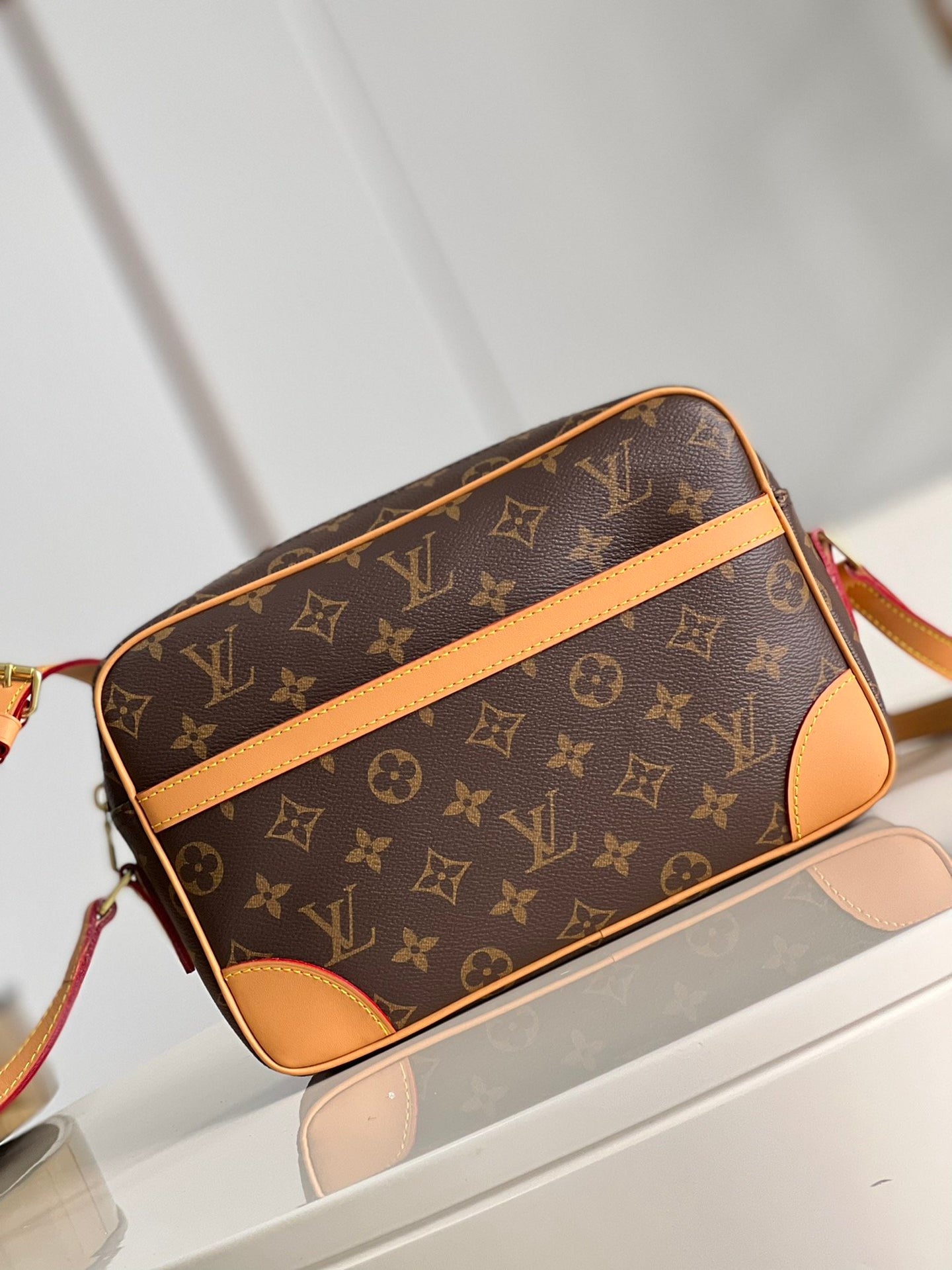 L&*V Vintage