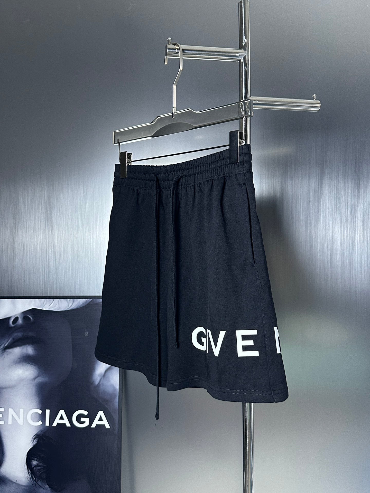 G*venchy Short