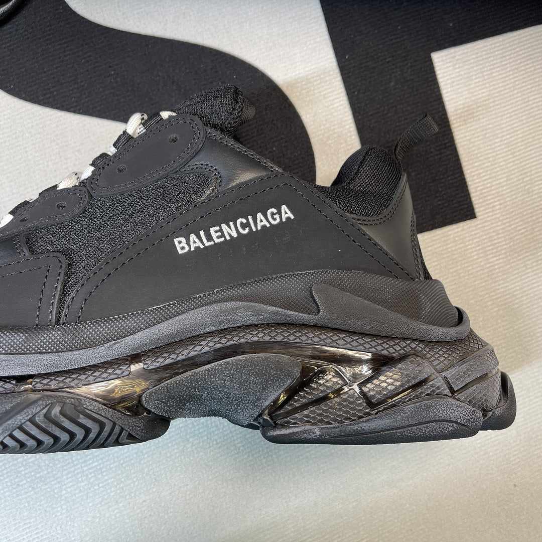 Balenc*aga Triple S