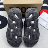 Y*ezy 700