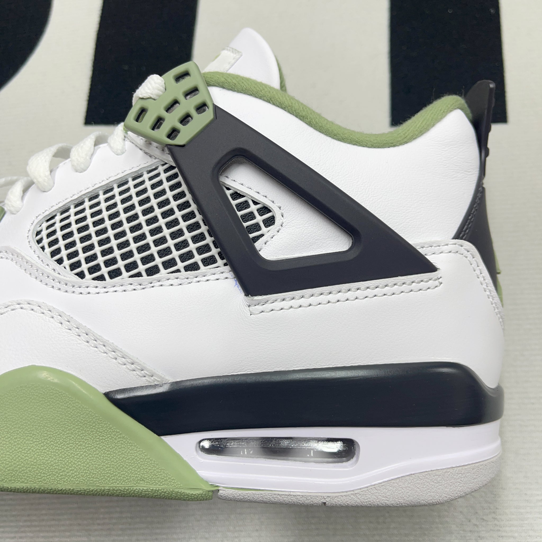 J*rdan 4 « Oil Green»