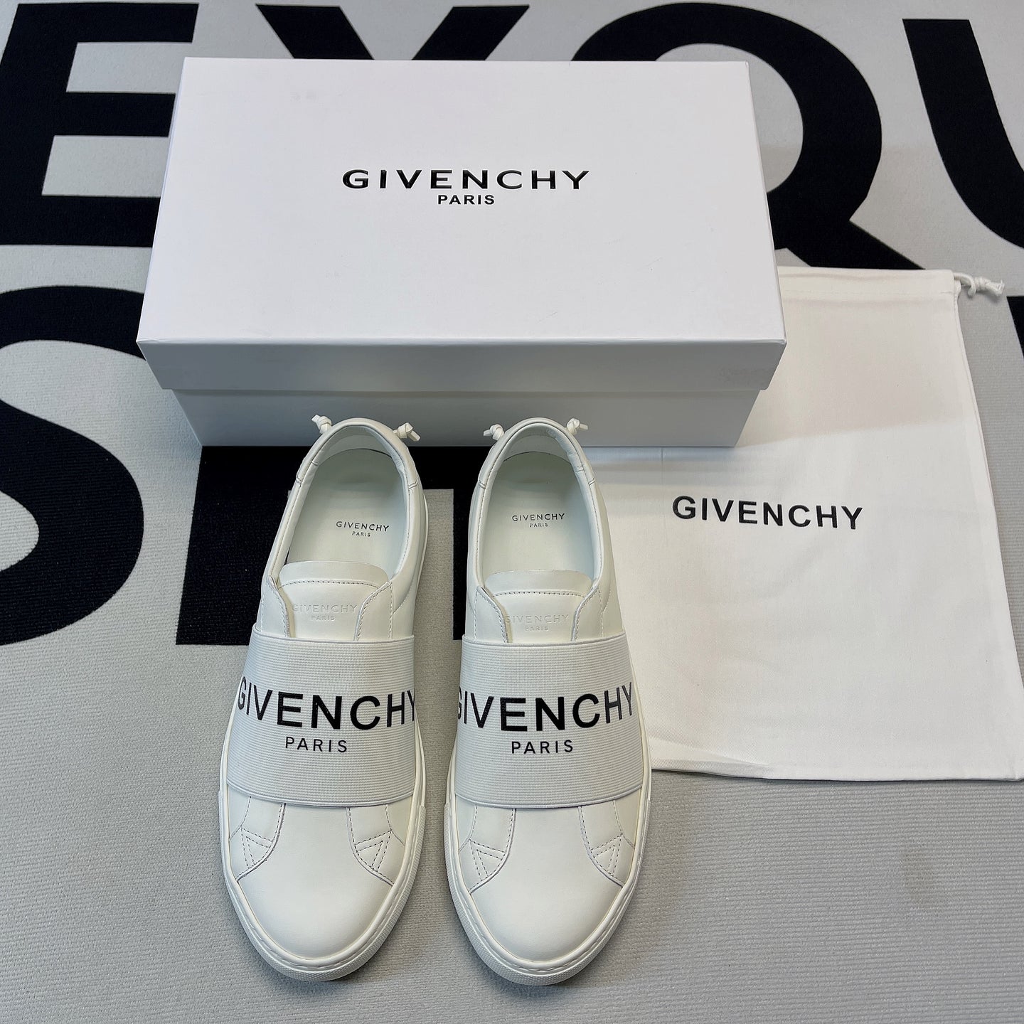 G*venchy Low-Top