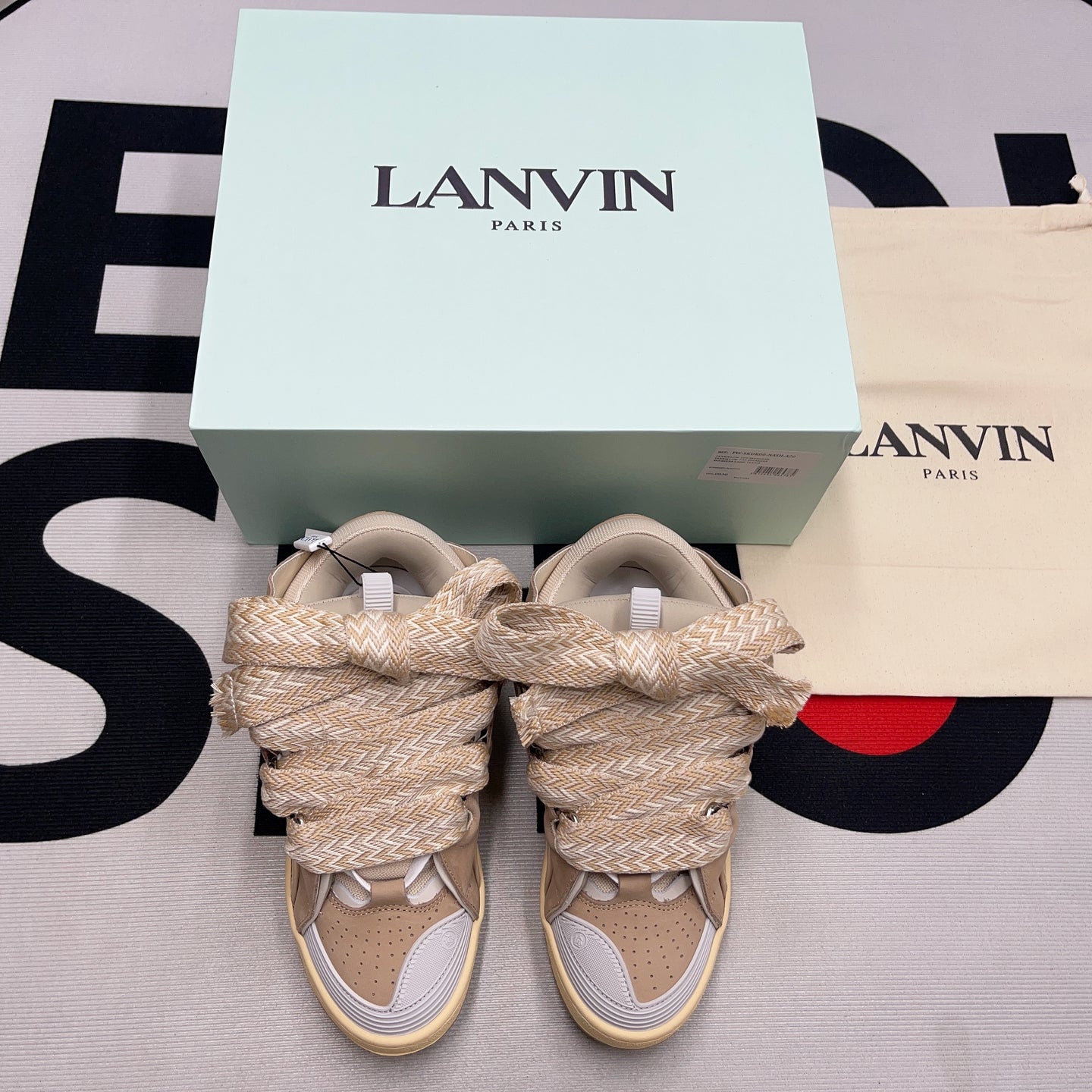 Lanv*n Curb