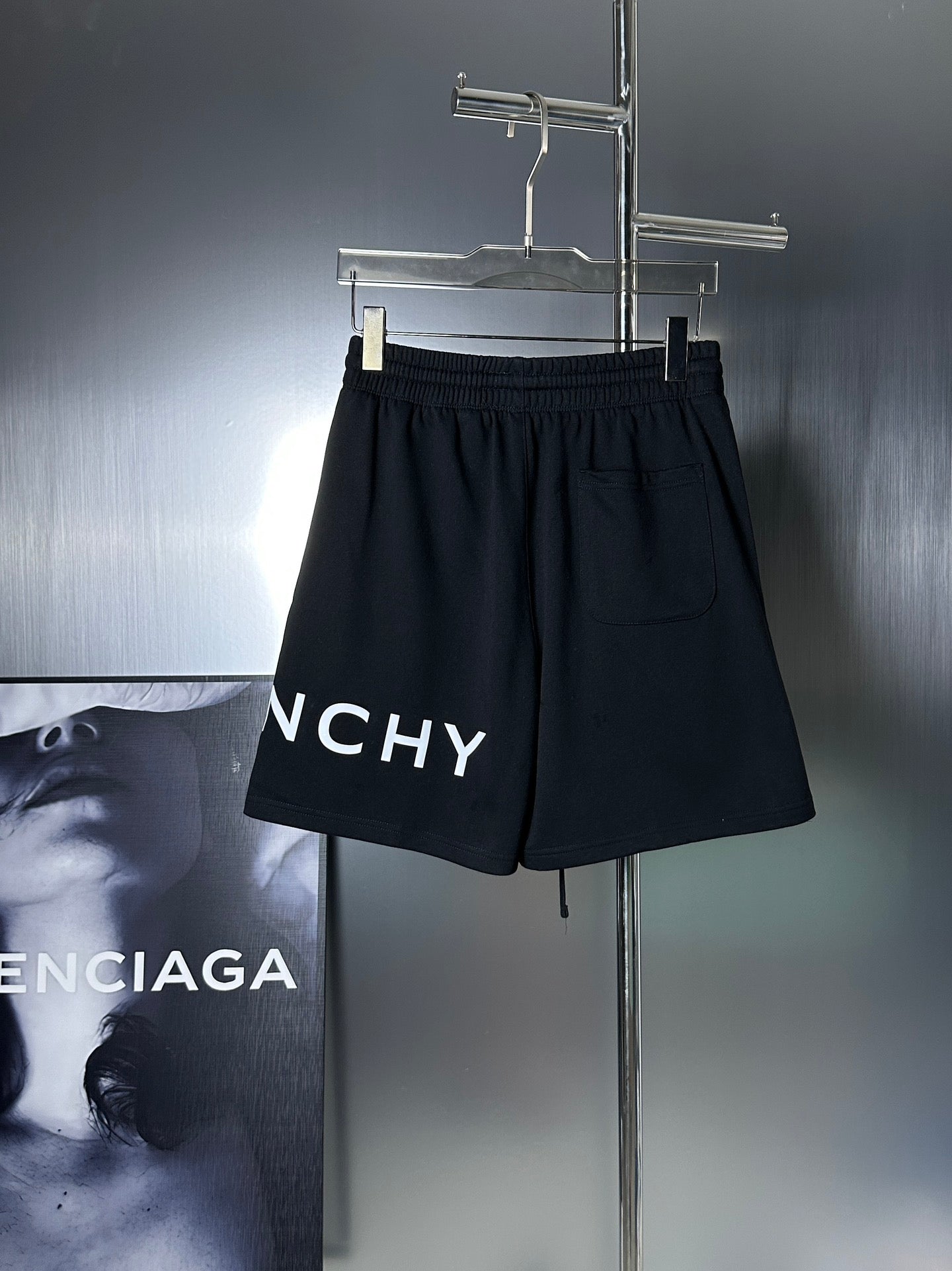 G*venchy Short
