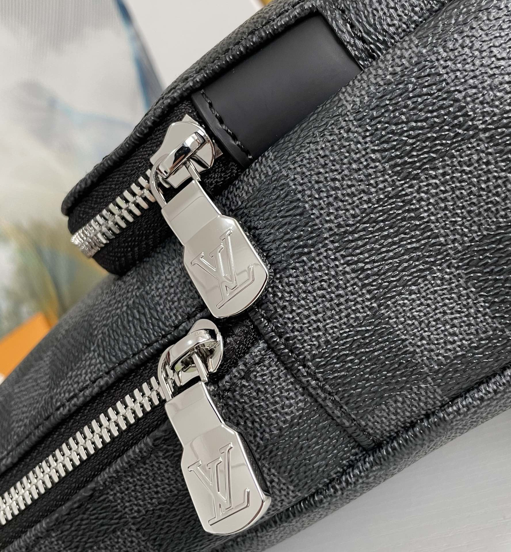 L&*V Sling