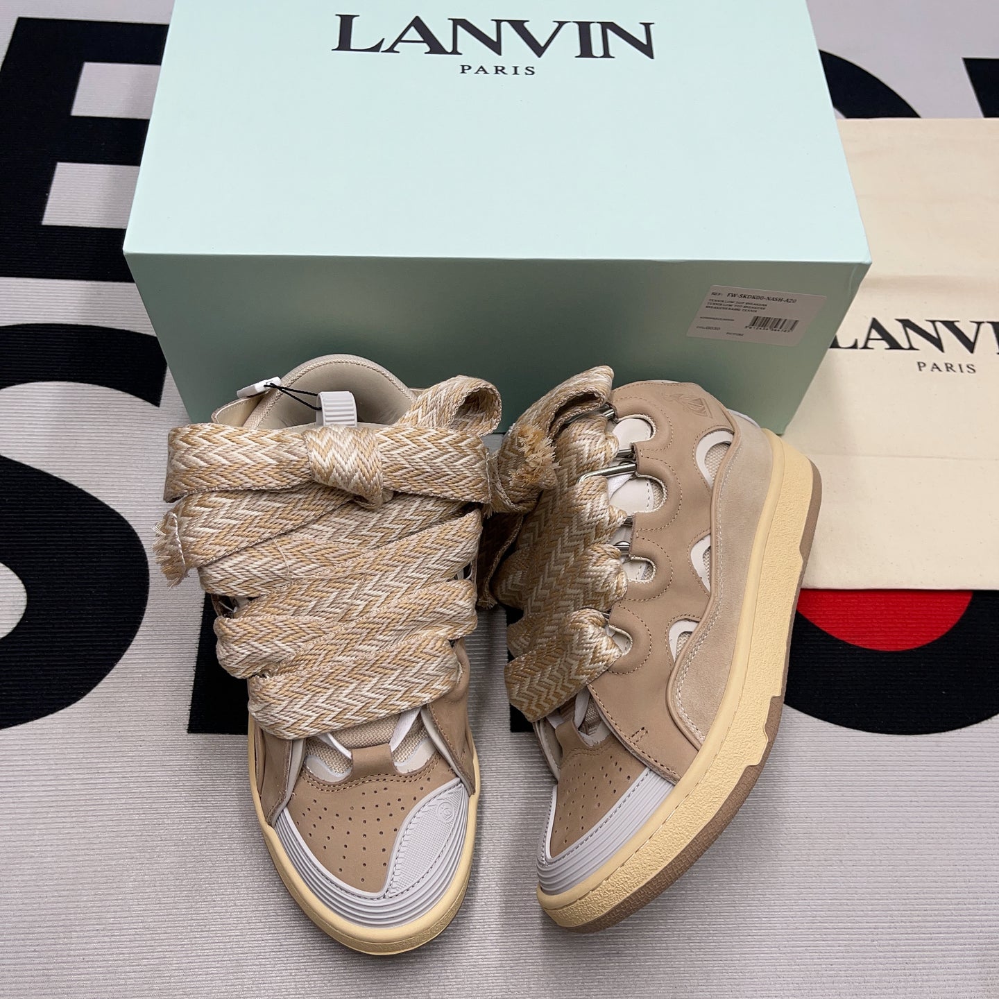 Lanv*n Curb