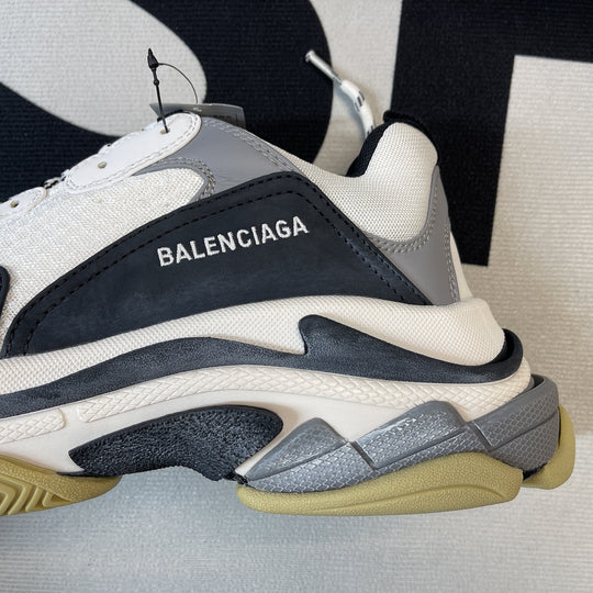 Balenc*aga Triple S