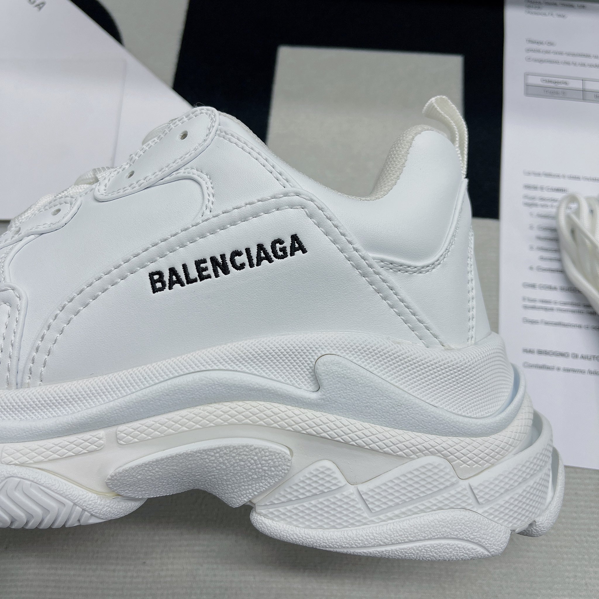 Balenc*aga Triple S
