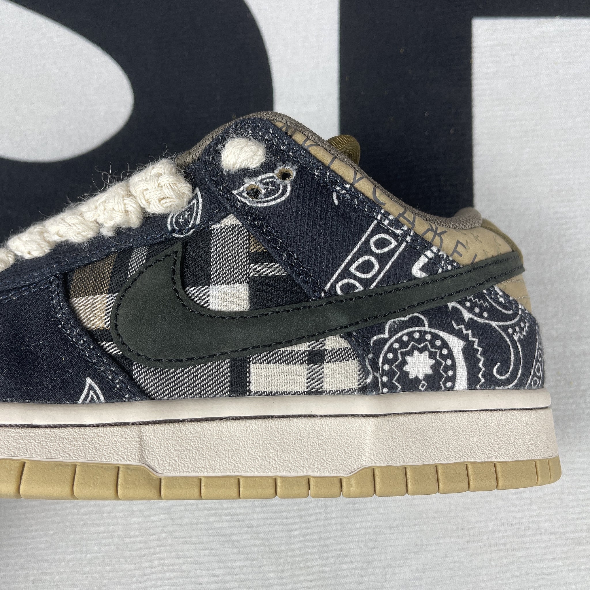 D*nk Low Trav*s Scott