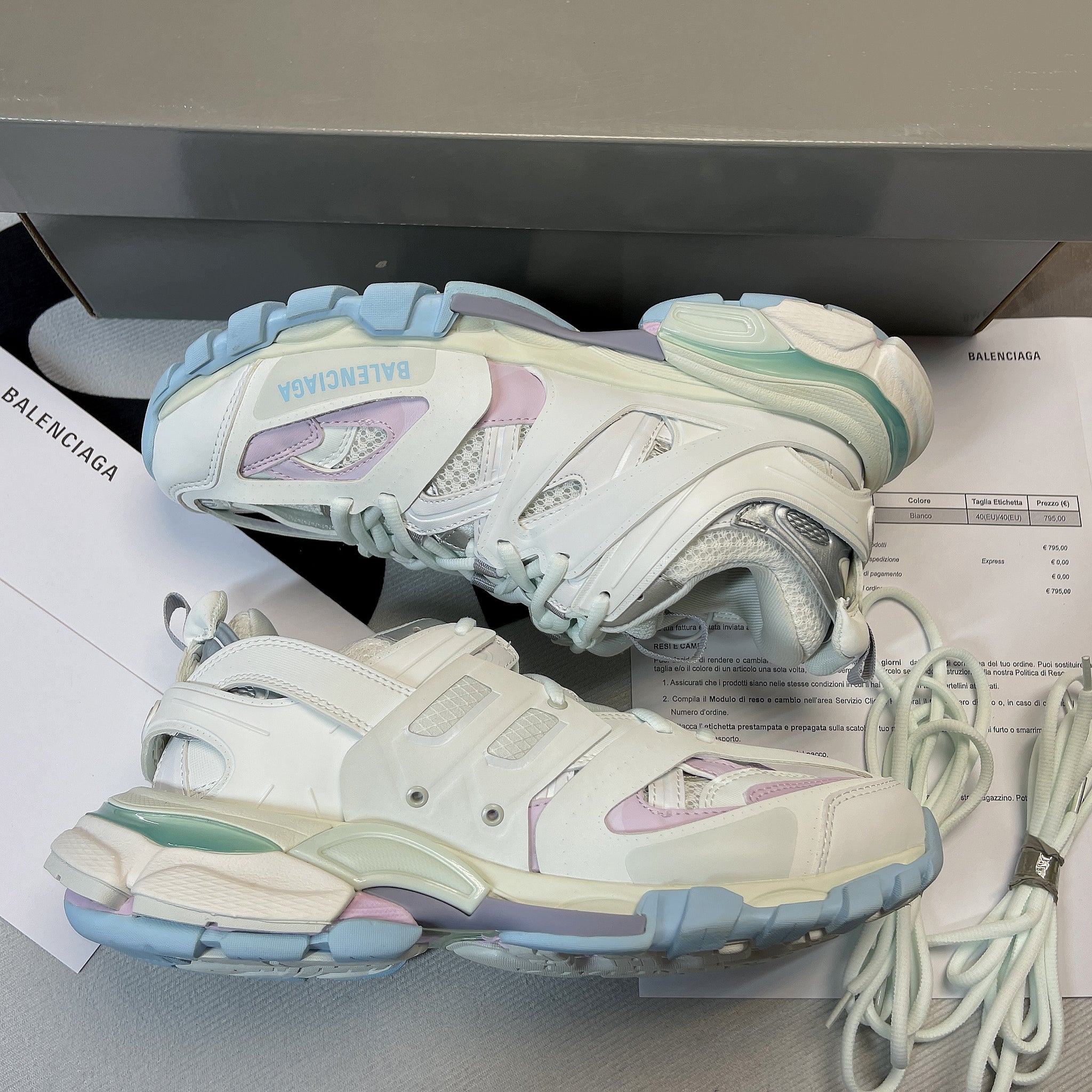 Balenc*aga Track
