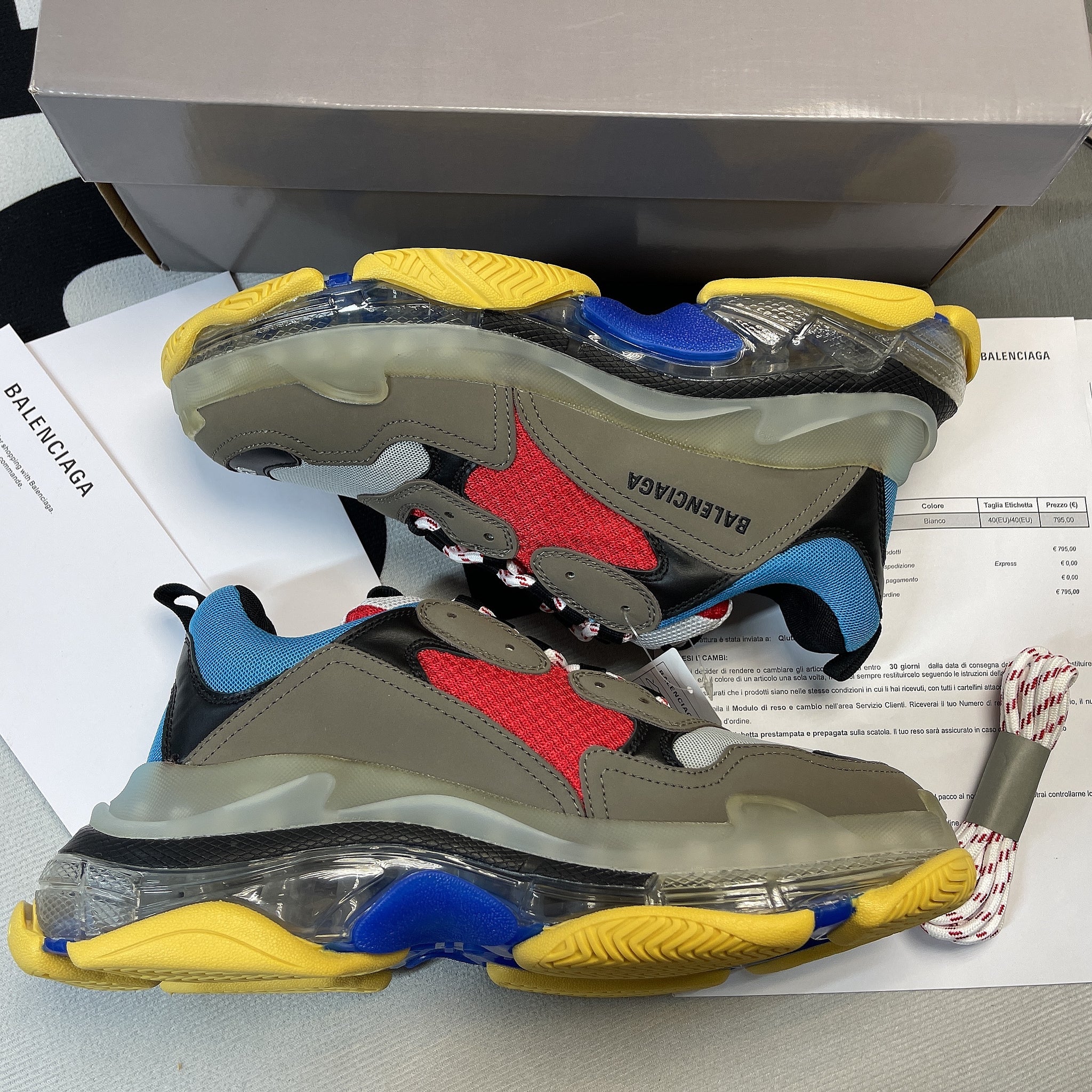 Balenc*aga Triple S