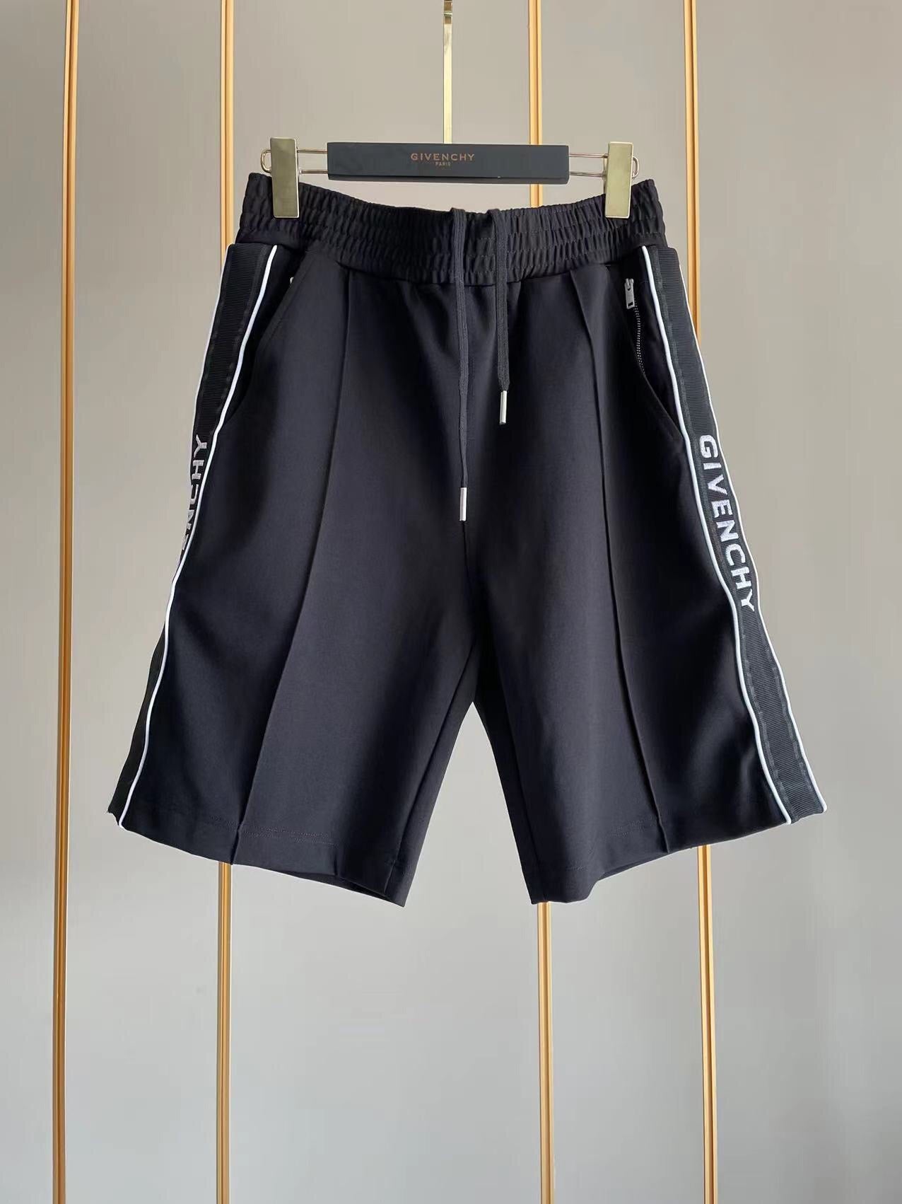 G*venchy Short