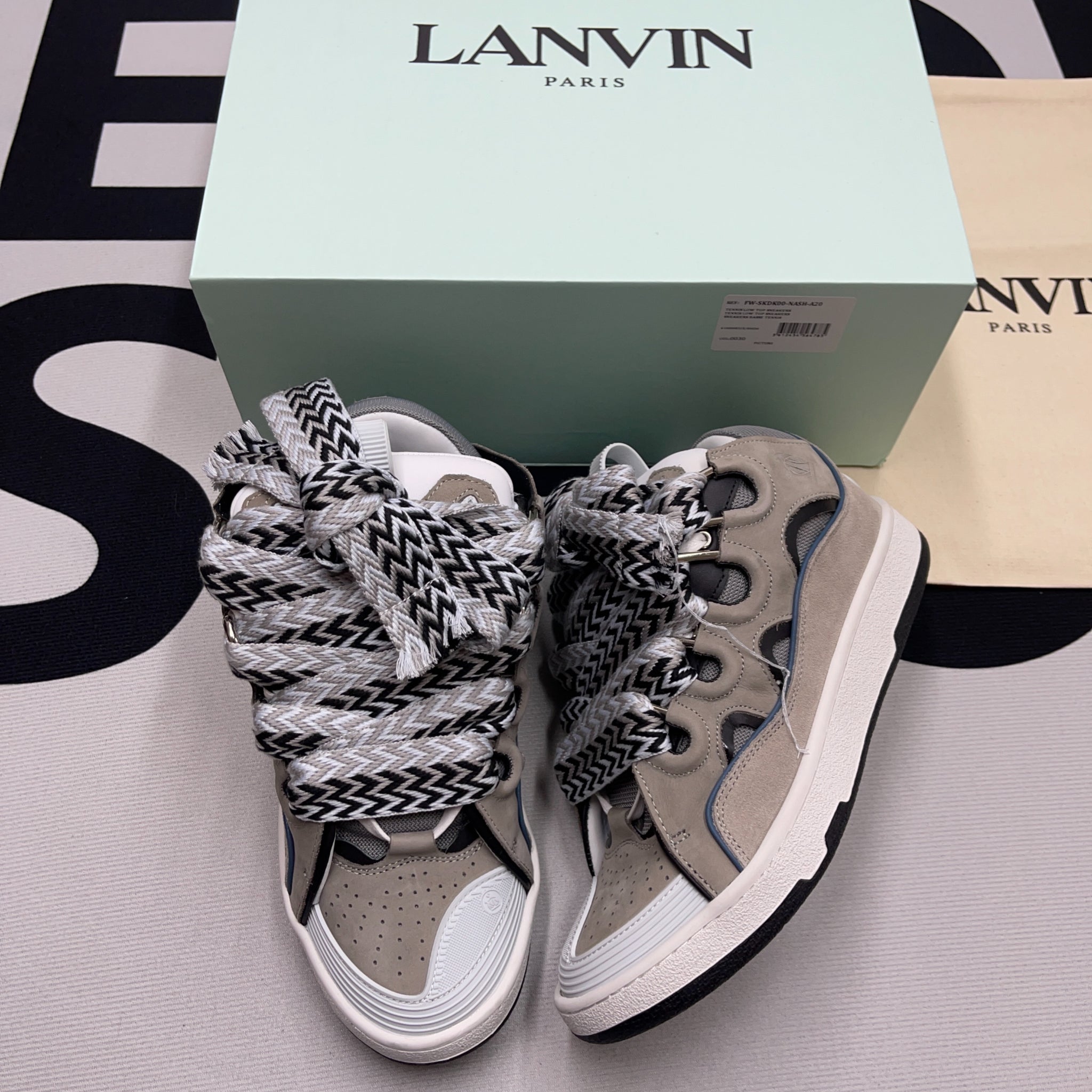 Lanv*n Curb