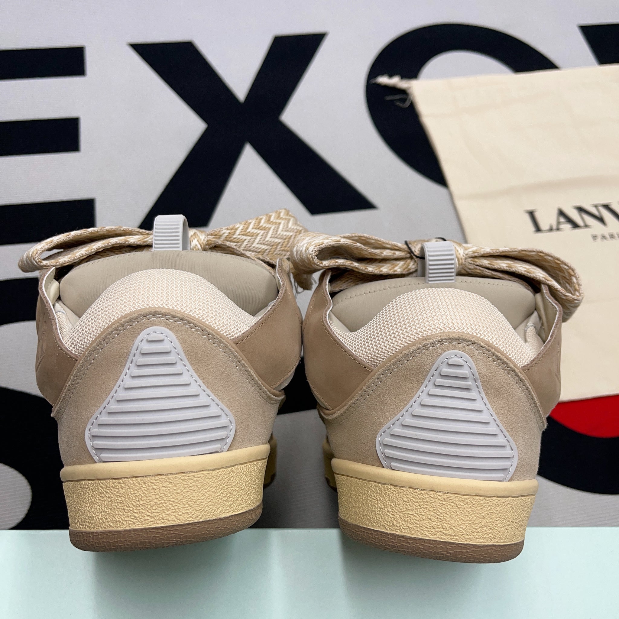 Lanv*n Curb