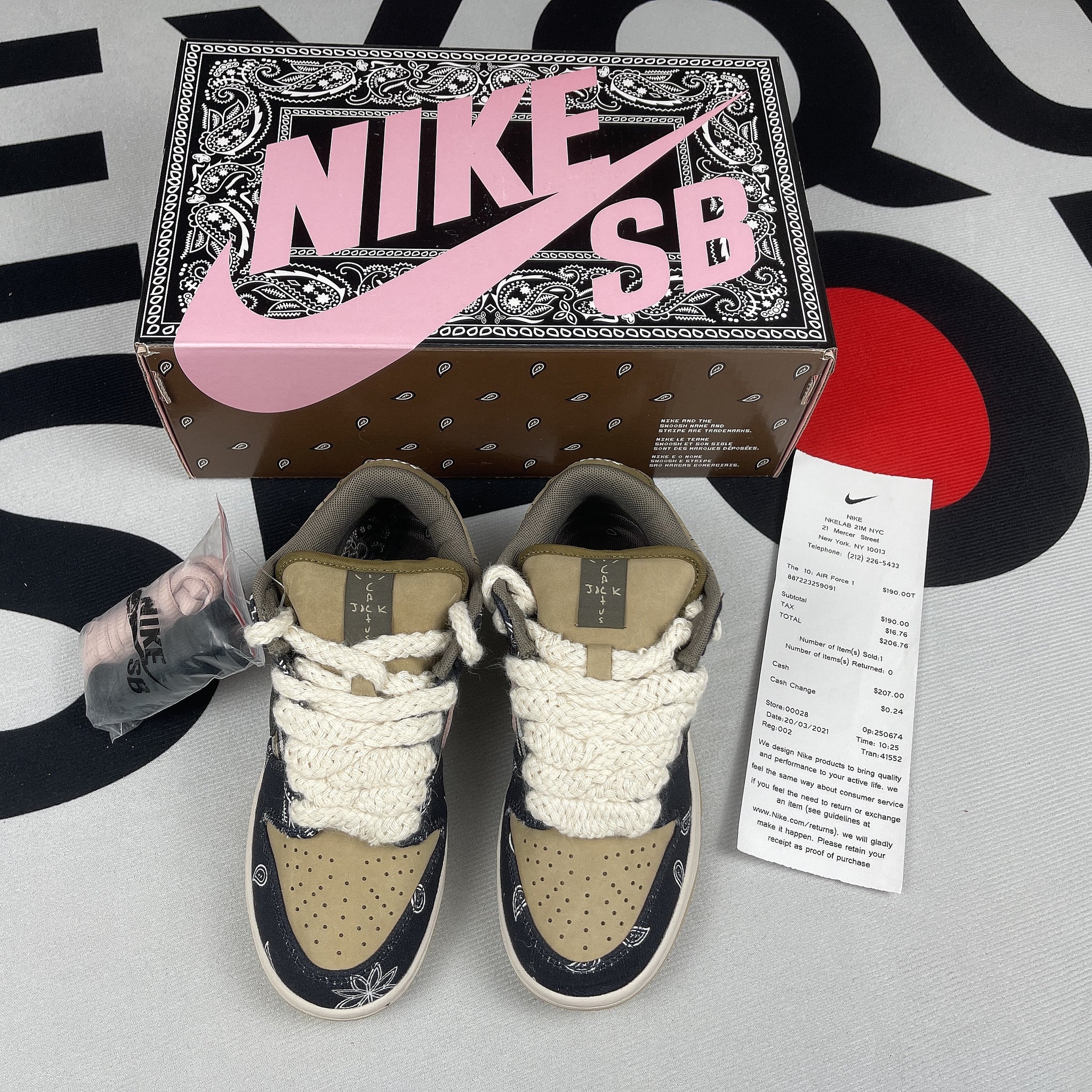 D*nk Low Trav*s Scott